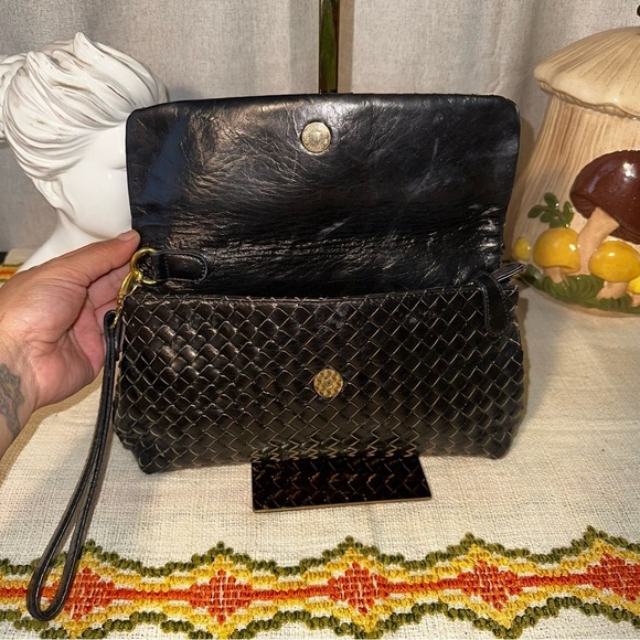 CMZ Black Weave Wristlet​​ - Picture 5 of 7